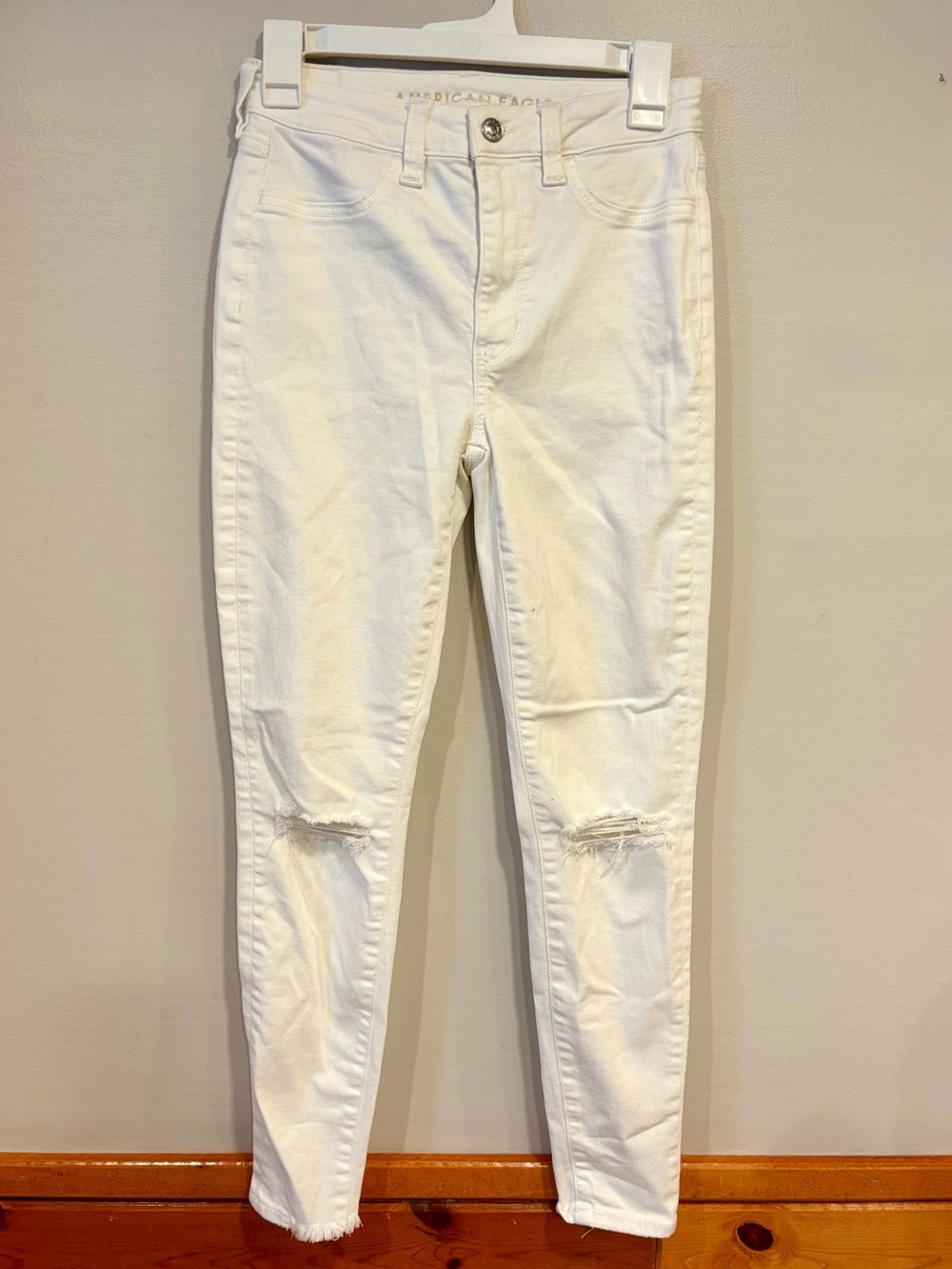 American Eagle Super Hi-Rise Jegging White Distressed Skinny Jeans Womens 4